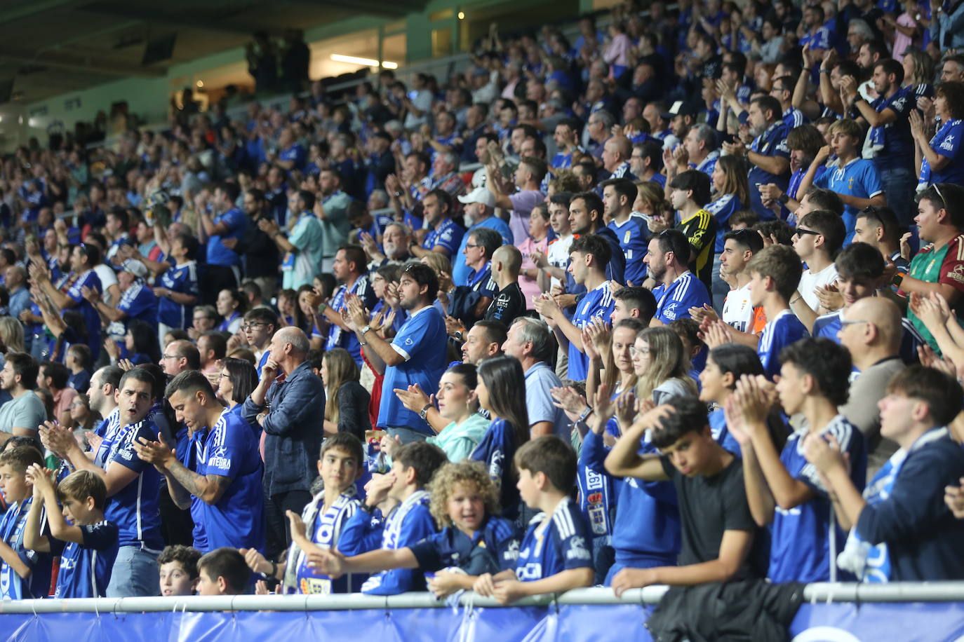 ¿Estuviste viendo el Real Oviedo - Eibar? ¡Búscate en las fotos del Tartiere!