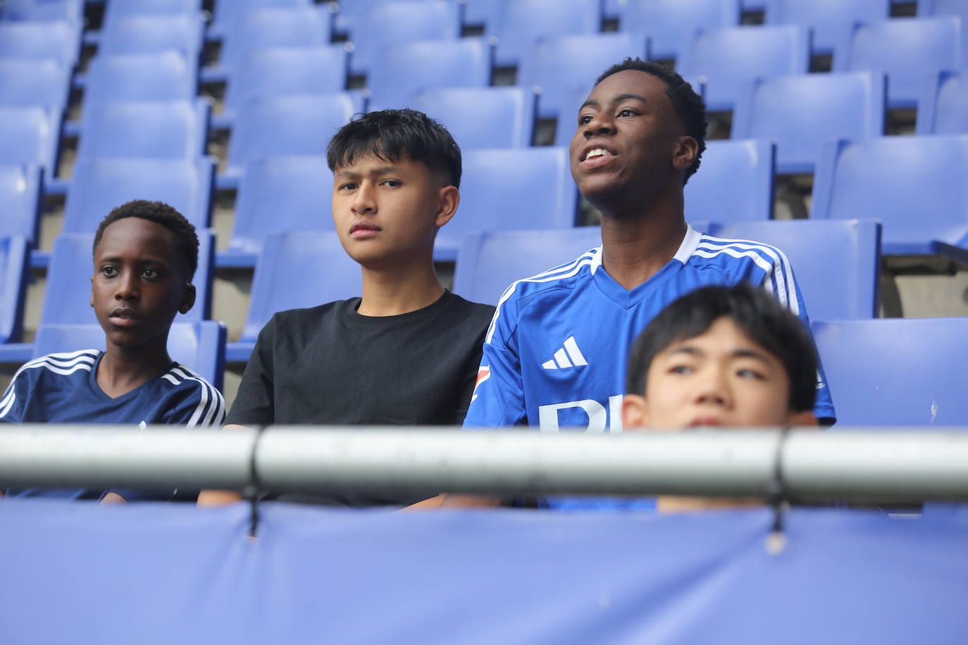 ¿Estuviste viendo el Real Oviedo - Eibar? ¡Búscate en las fotos del Tartiere!