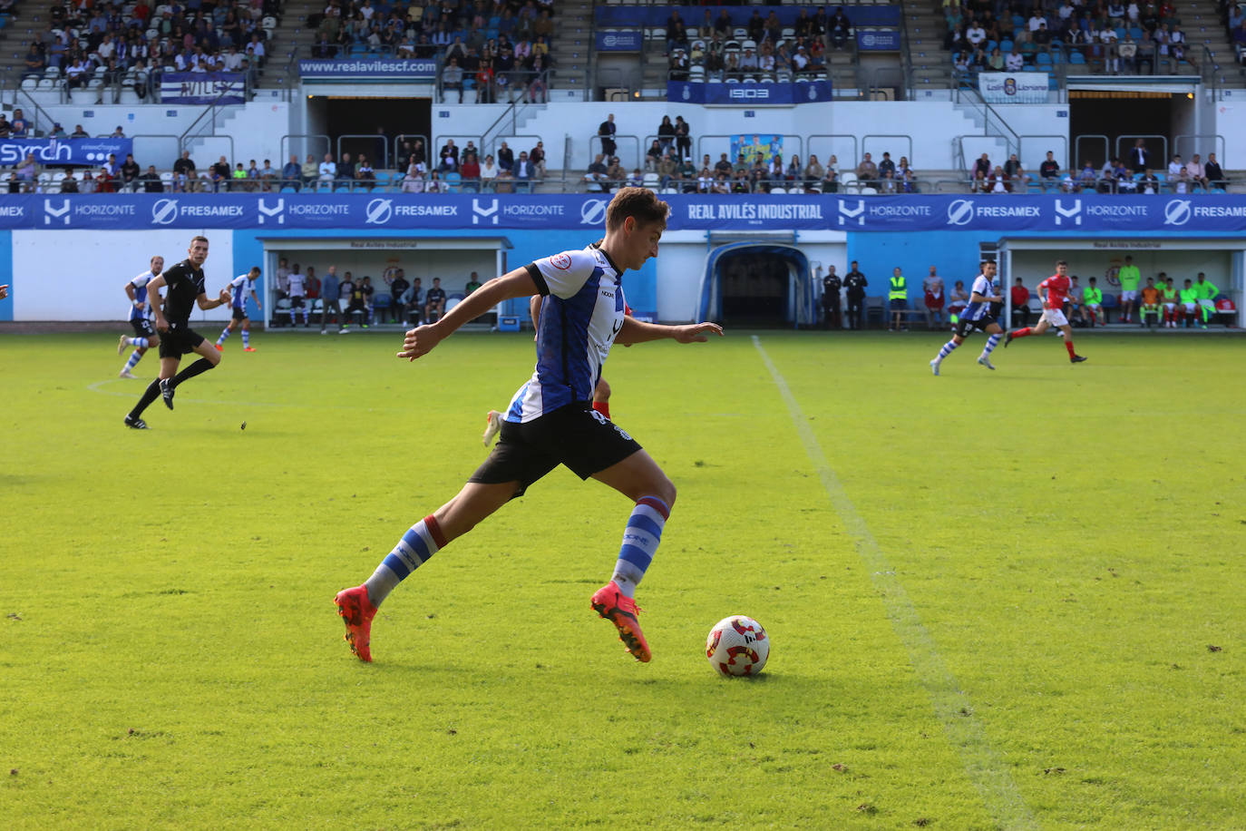 Las mejores imágenes del Real Avilés - Laredo