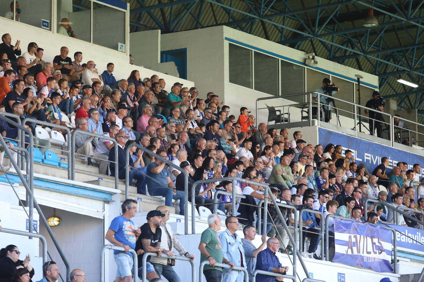 Las mejores imágenes del Real Avilés - Laredo