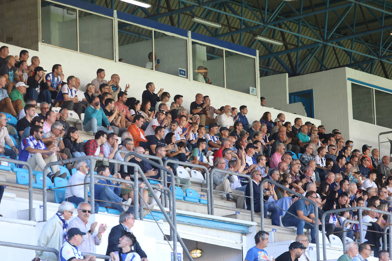 Las mejores imágenes del Real Avilés - Laredo