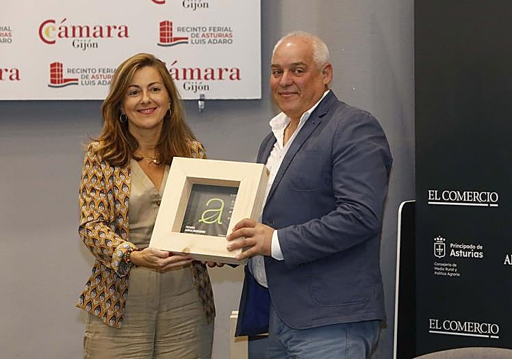 Agustín Rodríguez, con Paula Díaz-Caneja.