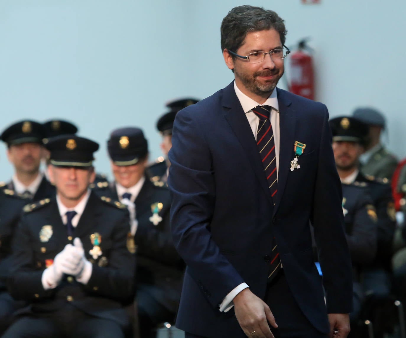 Honores en Oviedo en la celebración de la Policía Nacional por los Ángeles Custodios