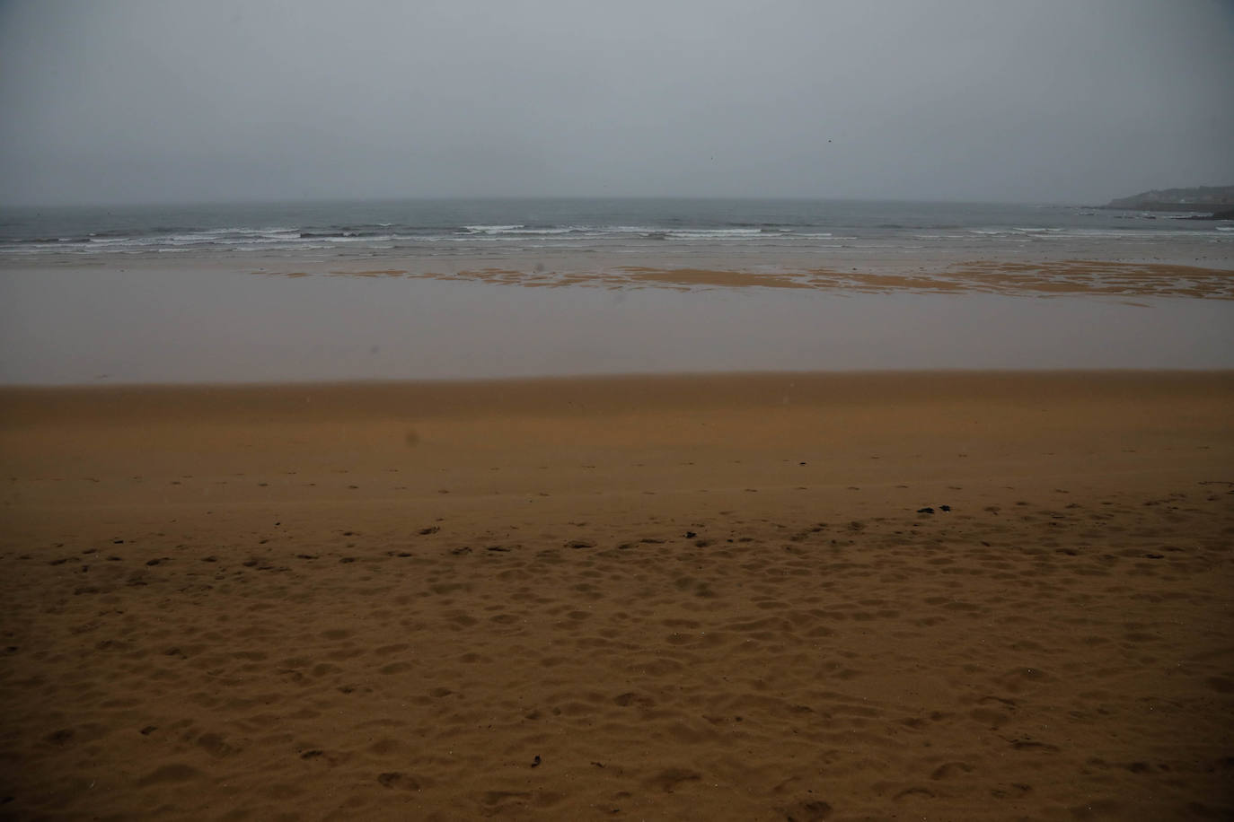 La lluvia viene para quedarse en Asturias: las imágenes del tiempo