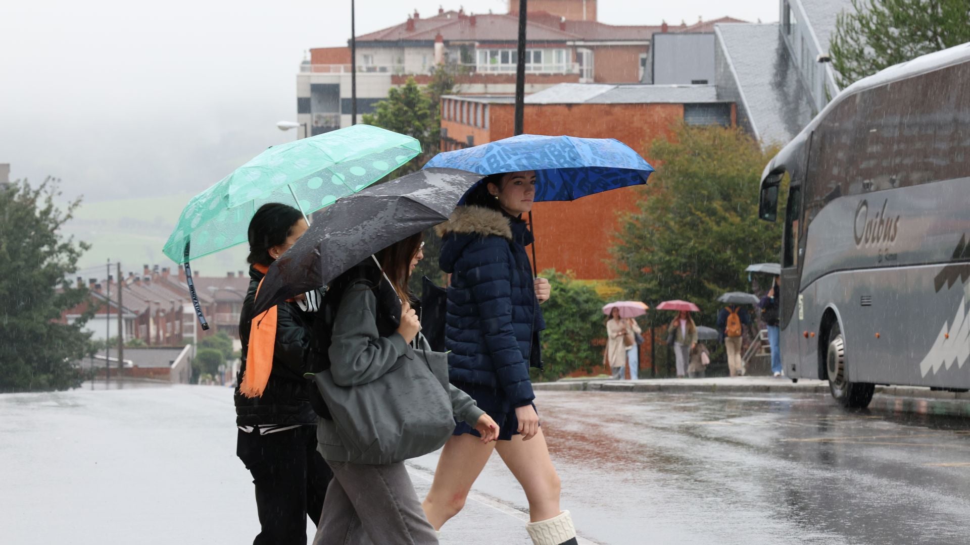 La lluvia viene para quedarse en Asturias: las imágenes del tiempo