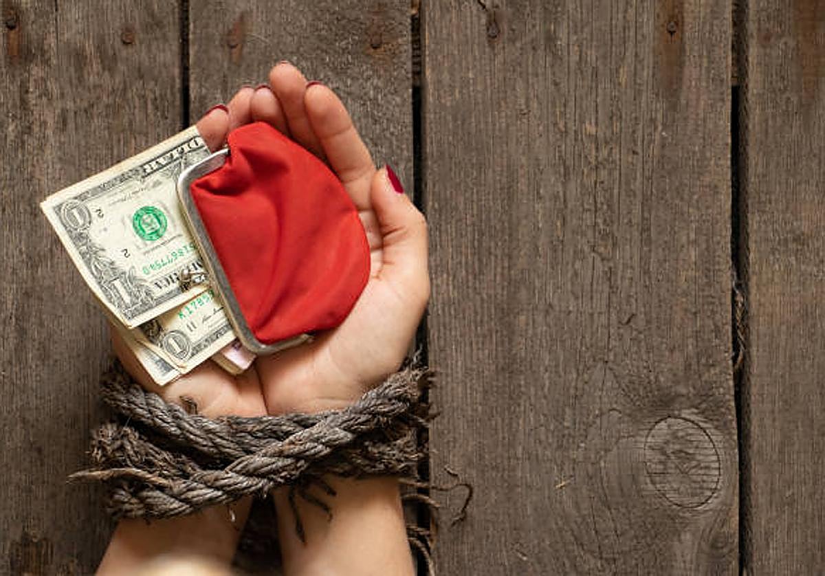 Un informe de la Universidad de Oviedo revela el escaso reconocimiento jurídico que tiene esta forma de abuso.