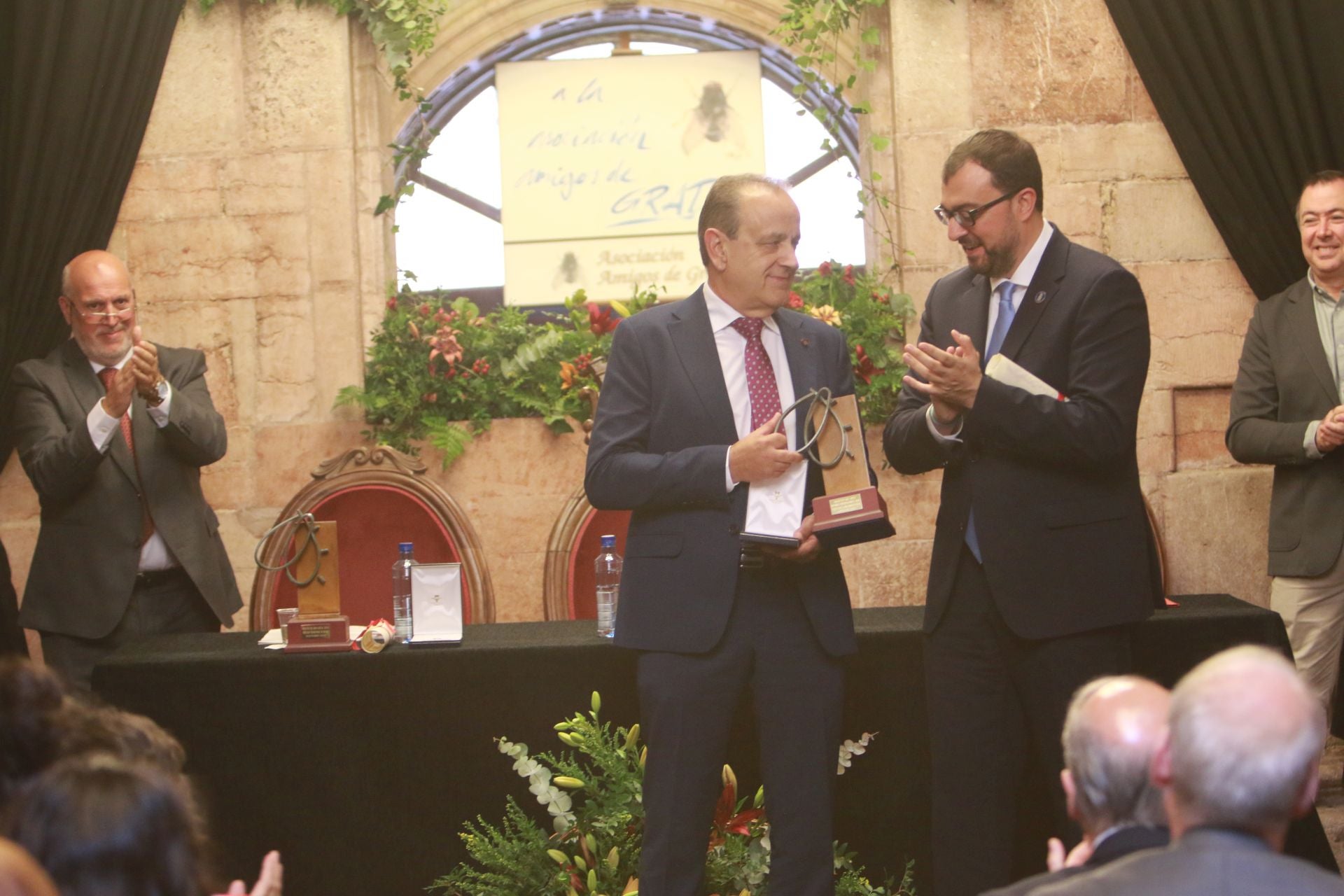 Moscones de Oro a quienes «representan la cultura de un pueblo y la búsqueda de la excelencia»