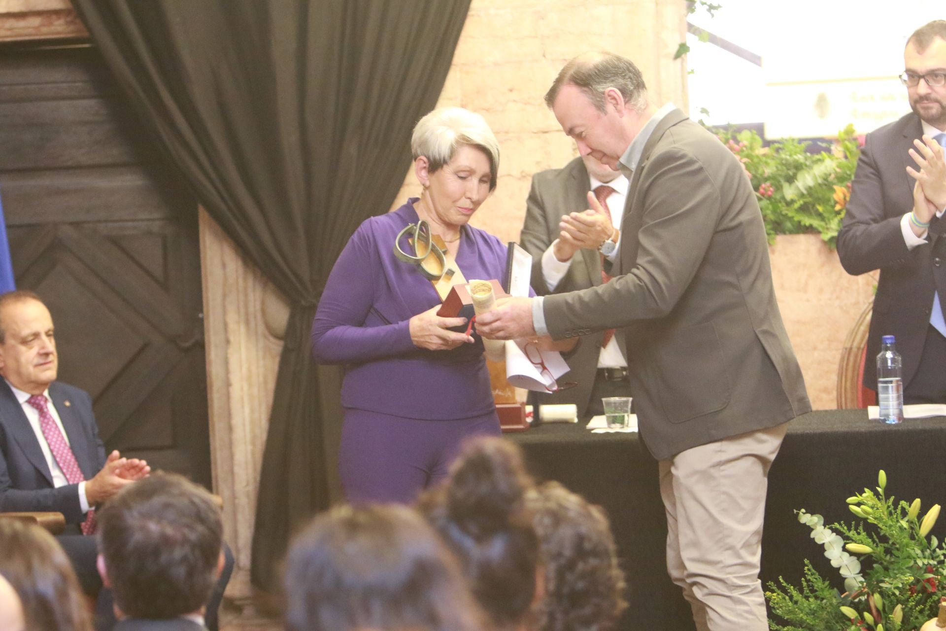 Moscones de Oro a quienes «representan la cultura de un pueblo y la búsqueda de la excelencia»