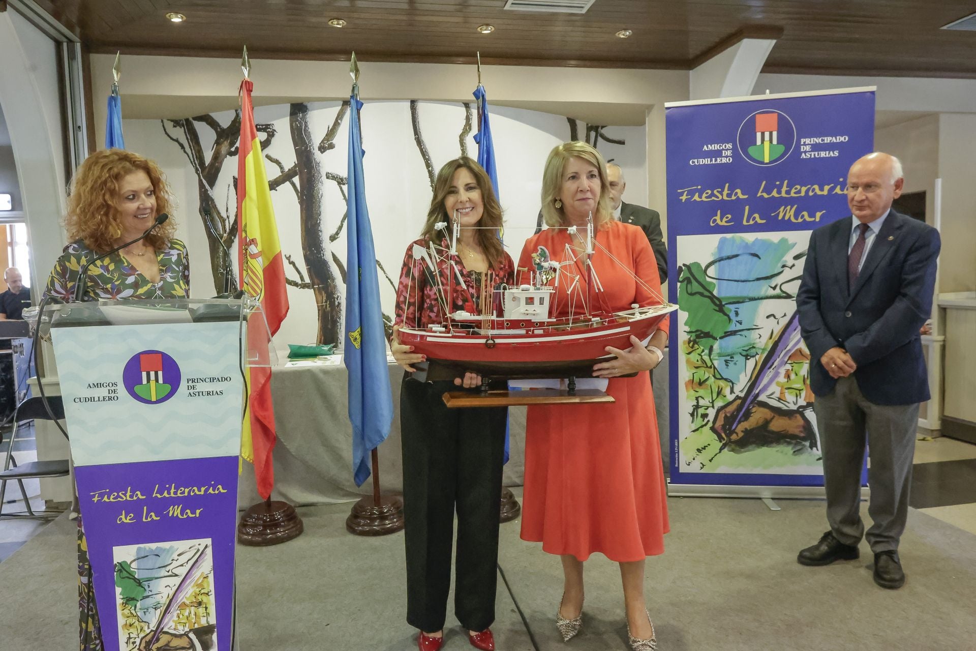 La asociación Amigos de Cudillero entrega sus premios