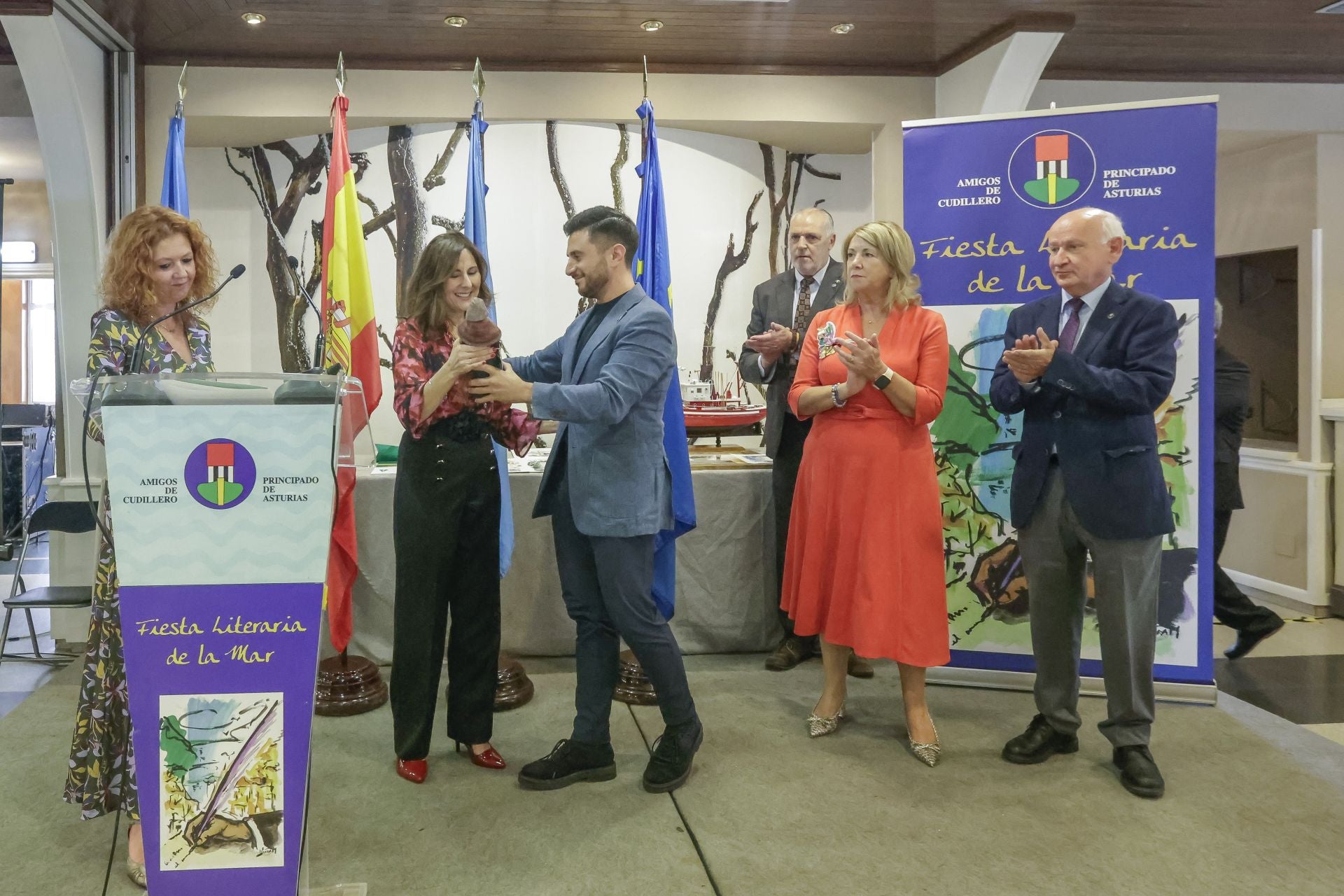 La asociación Amigos de Cudillero entrega sus premios