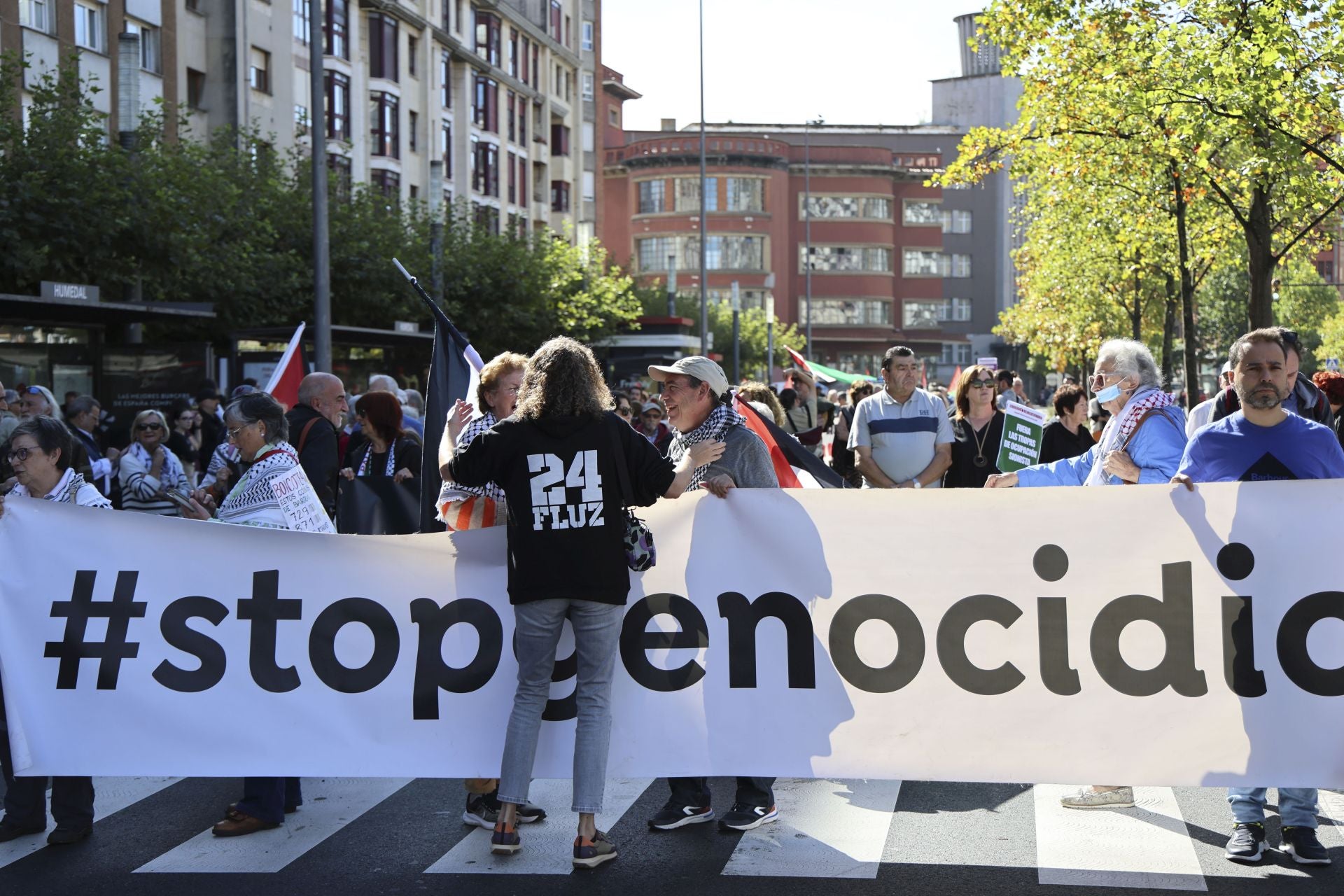 Más de un millar de personas se manifiesta en Gijón en apoyo a Palestina