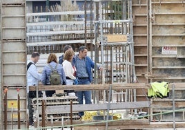 Obras del edificio de Nuevo Roces en las que tuvo lugar el grave accidente laboral.