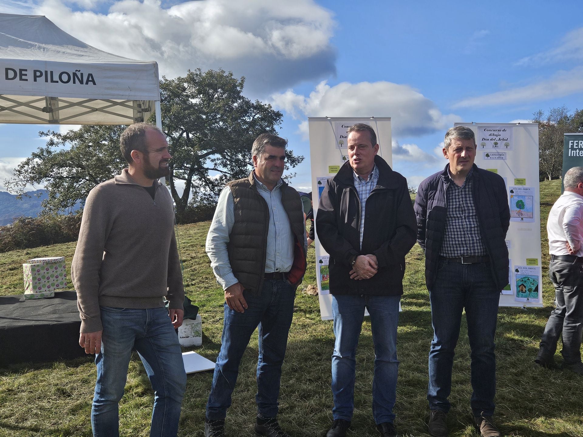 Los más pequeños celebran el Día del Árbol en Piloña