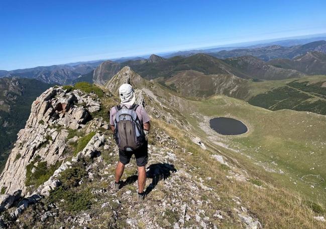Pasos y visiones por la cresta de los Bígaros