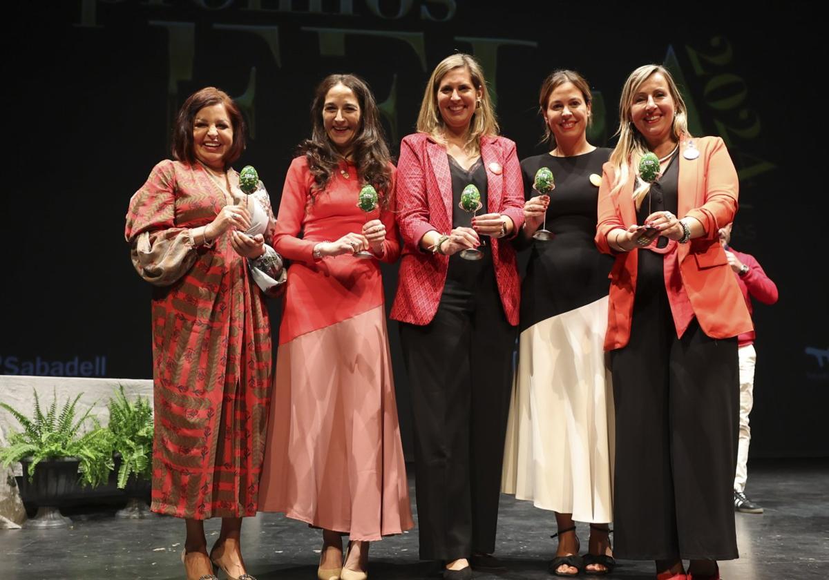 Begoña Bascarán, Montaña Rodríguez-Ovejero, Ane Epalza, Paula Rodríguez Beirán y Mireia del Pozo, las galardonadas con los cuartos premios de FEDA.