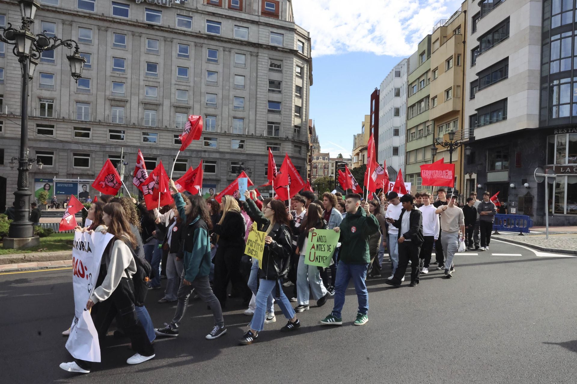 Movilización de estudiantes en Asturias para exigir los modelos de la Selectividad