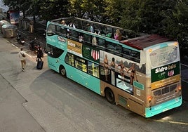 Este viernes arrancó la primera salida del autobús que recorrerá todas las sidrerías participantes en la edición de este año.