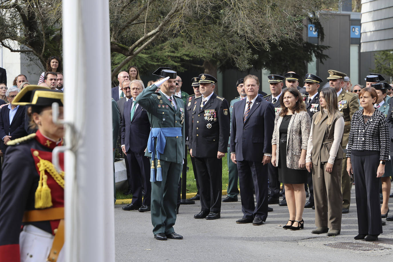 La Guardia Civil celebra el Día del Pilar en Gijón