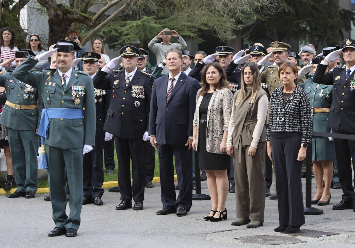 La Guardia Civil celebra el Día del Pilar en Gijón