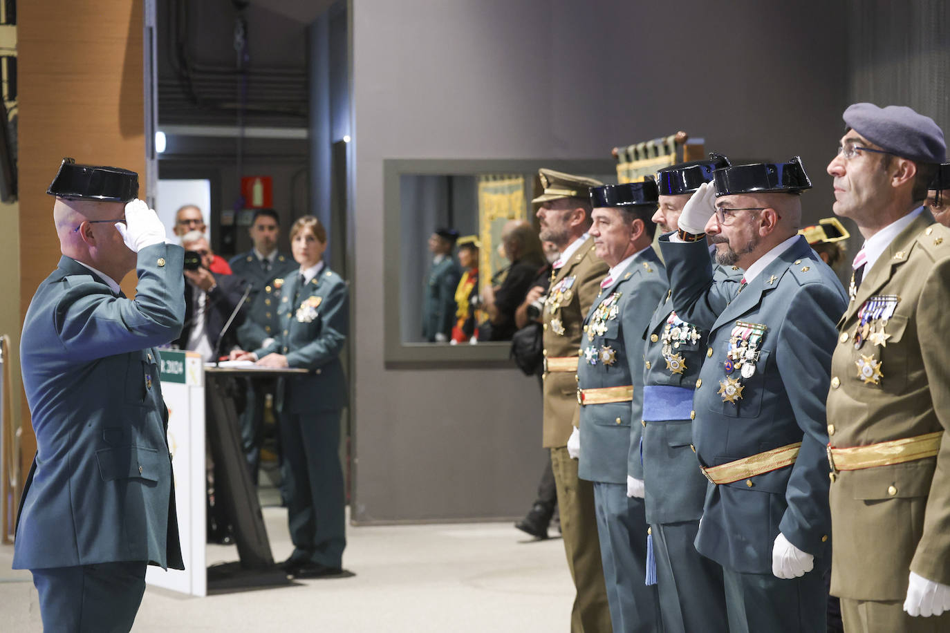 La Guardia Civil celebra el Día del Pilar en Gijón