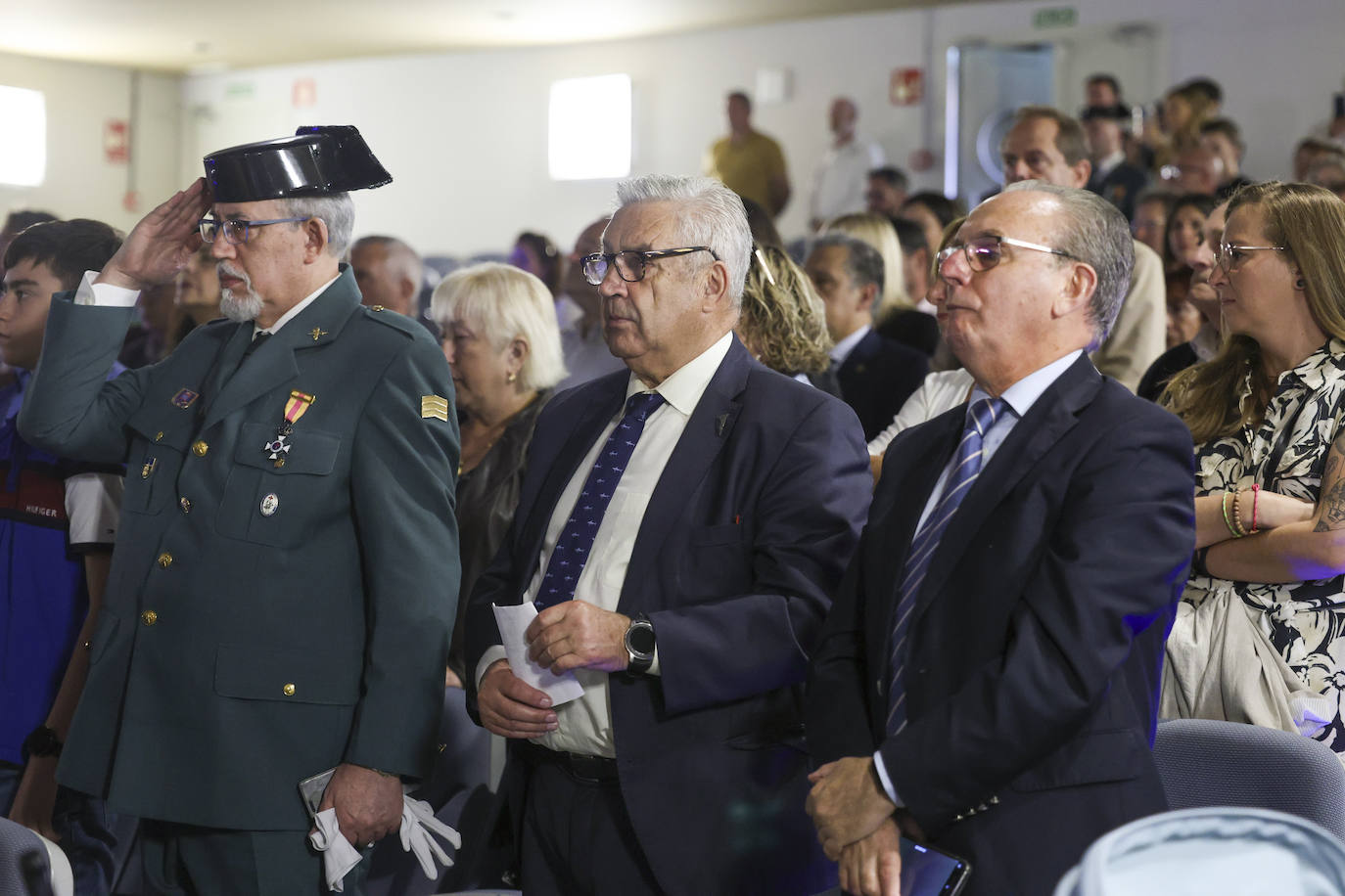 La Guardia Civil celebra el Día del Pilar en Gijón