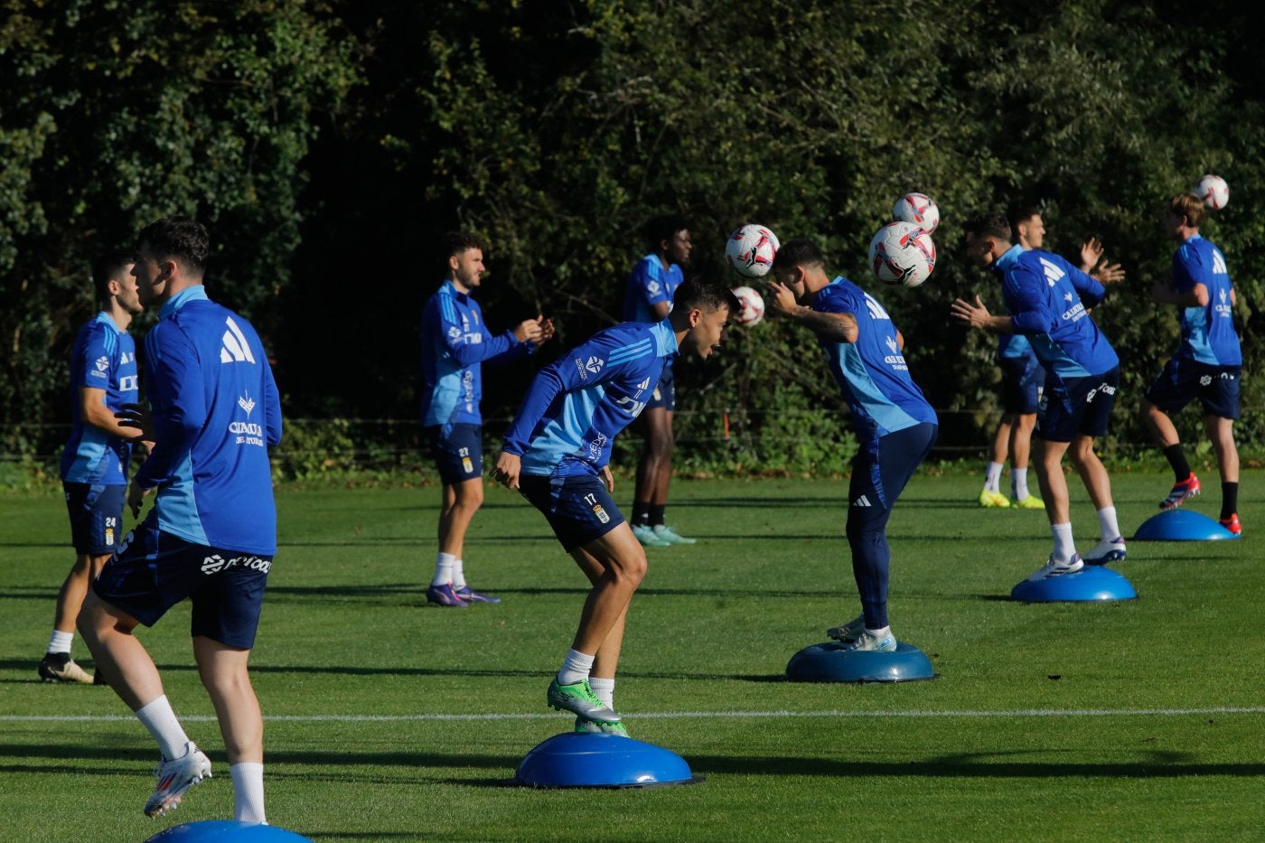 Tras la victoria del domingo, la plantilla ovetense realizó ayer una sesión de entrenamiento regenerativo en El Requexón y hoy tendrá la jornada de descanso semanal.