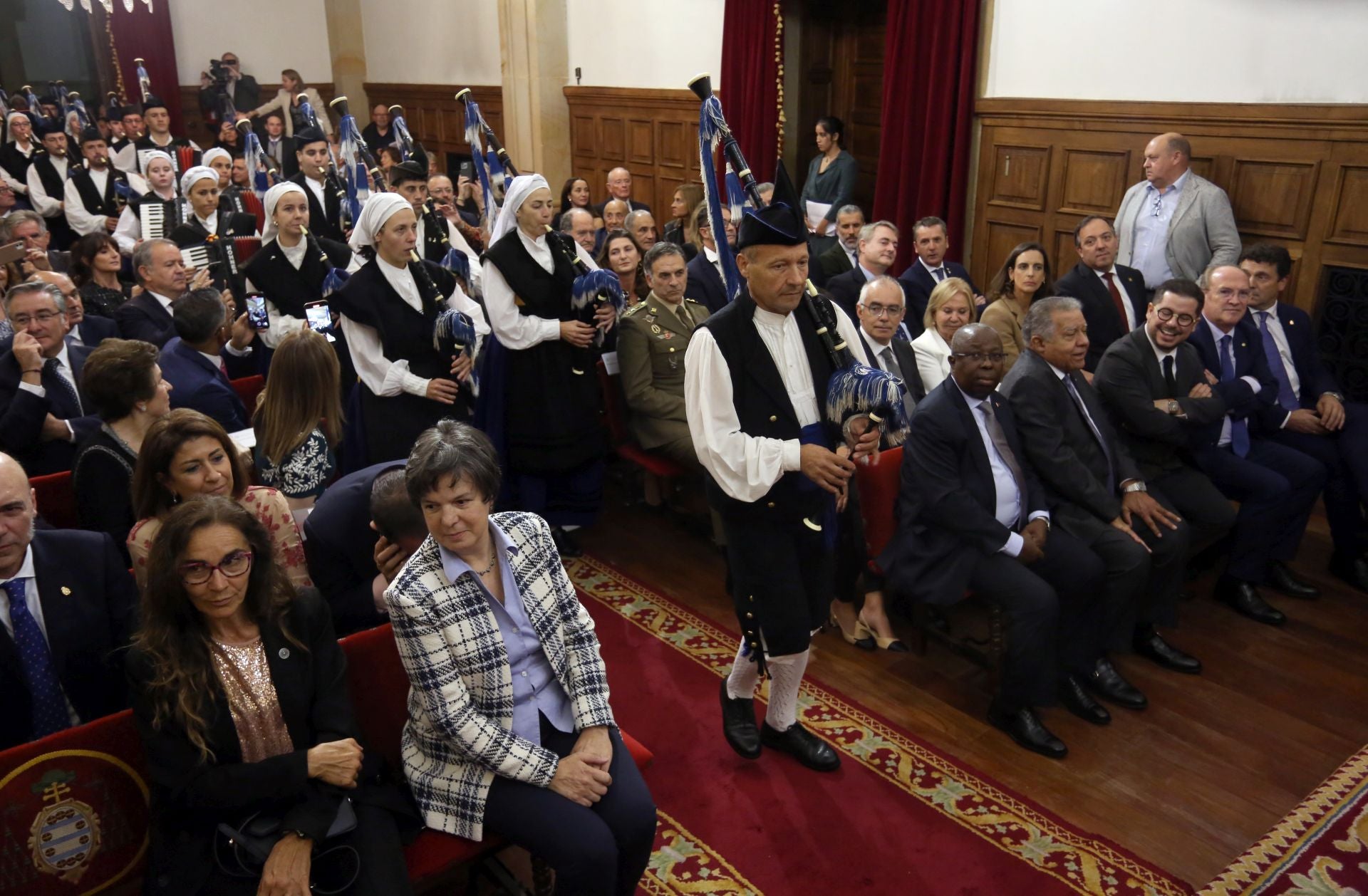 Maribel Verdú, Cayetano Martínez de Irujo o Luis Cobos, en los premios Asicom 2024