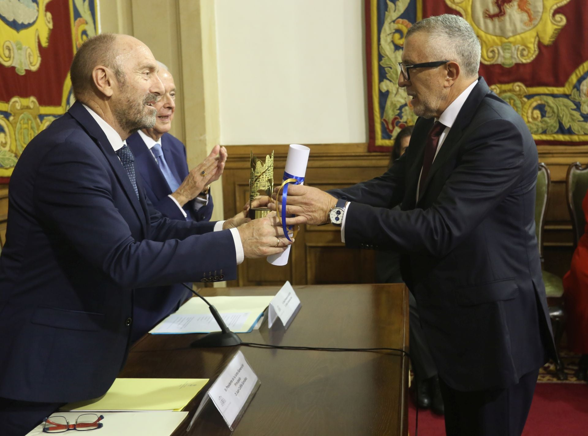 Maribel Verdú, Cayetano Martínez de Irujo o Luis Cobos, en los premios Asicom 2024