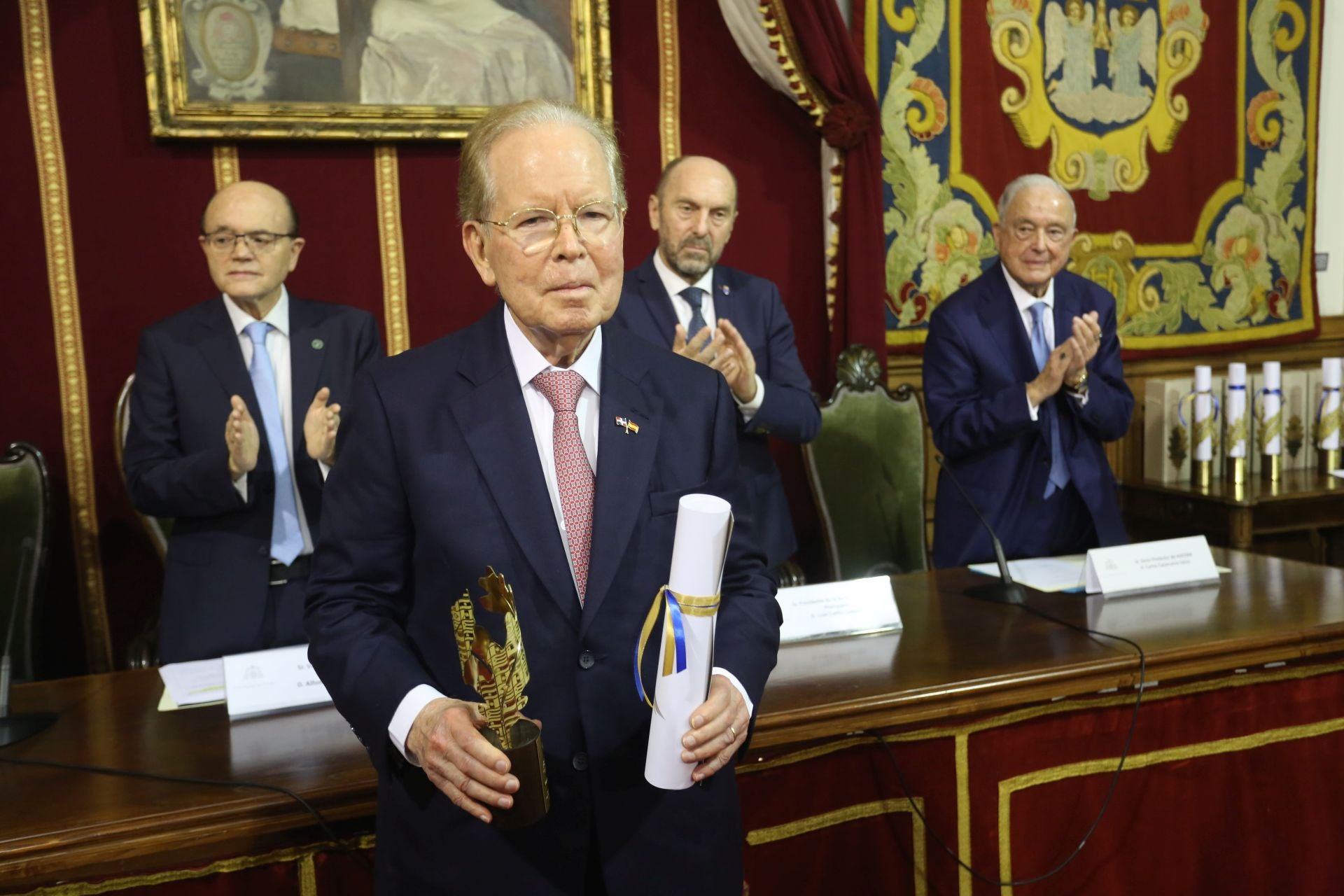 Maribel Verdú, Cayetano Martínez de Irujo o Luis Cobos, en los premios Asicom 2024