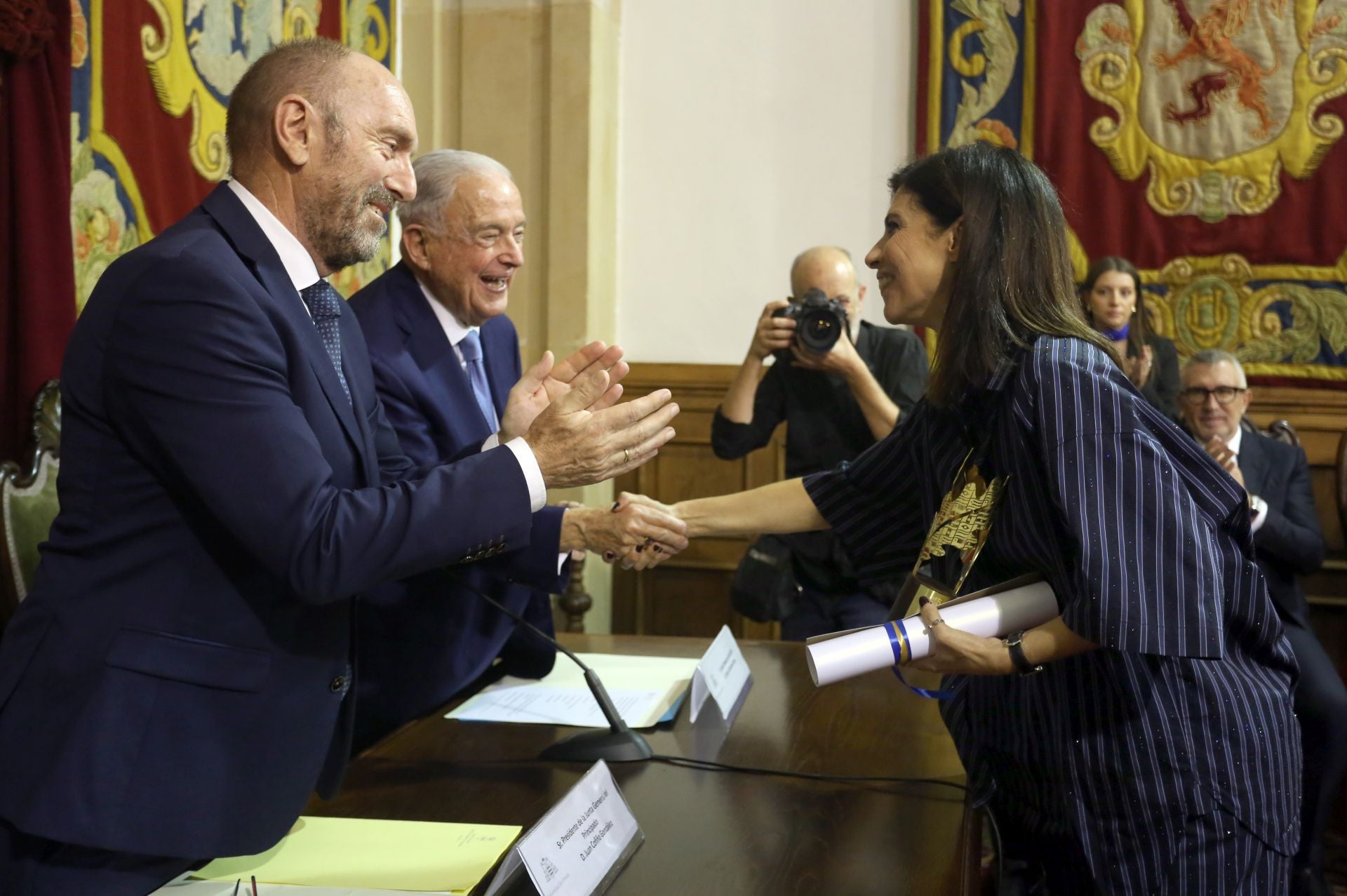 Maribel Verdú, Cayetano Martínez de Irujo o Luis Cobos, en los premios Asicom 2024