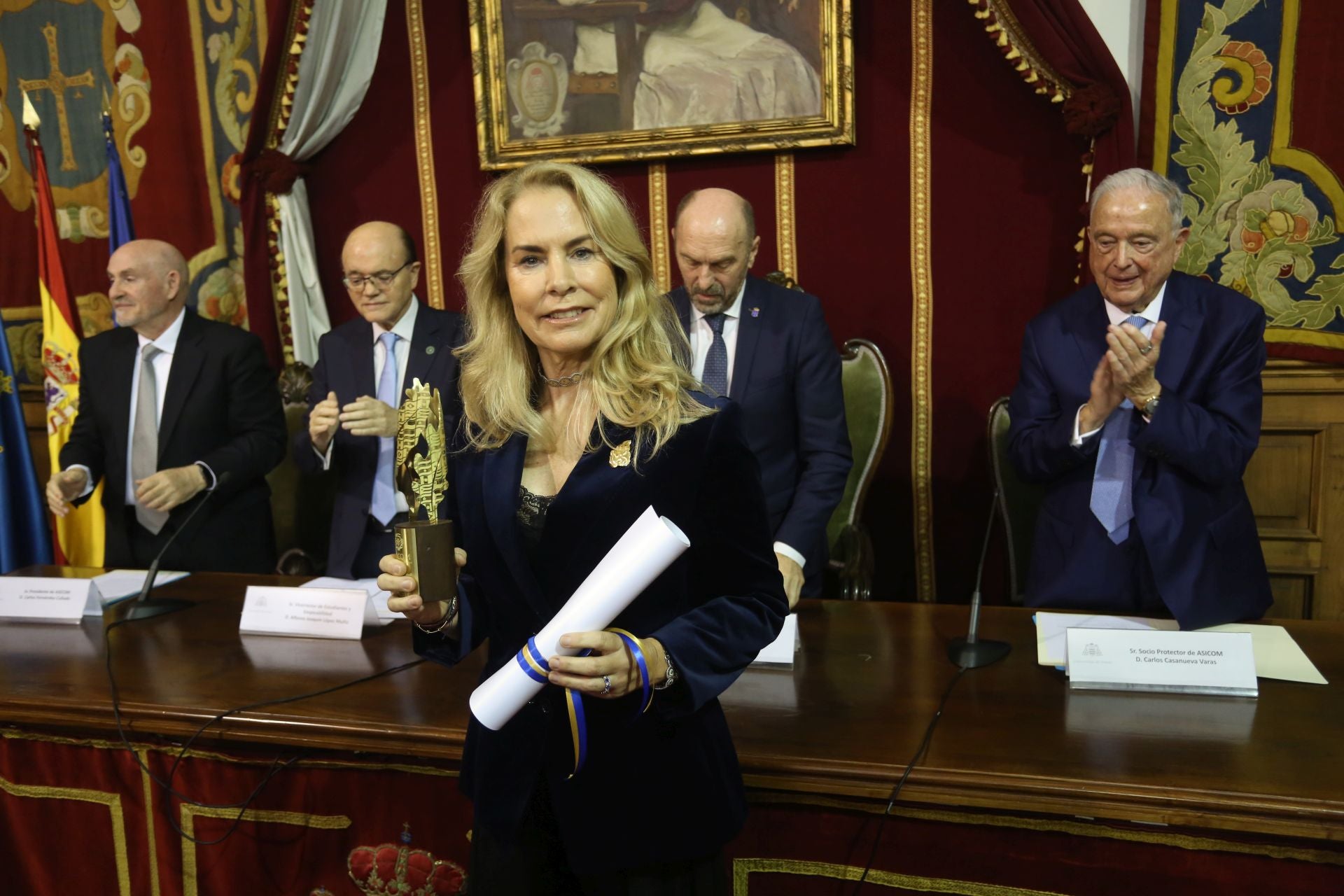 Maribel Verdú, Cayetano Martínez de Irujo o Luis Cobos, en los premios Asicom 2024