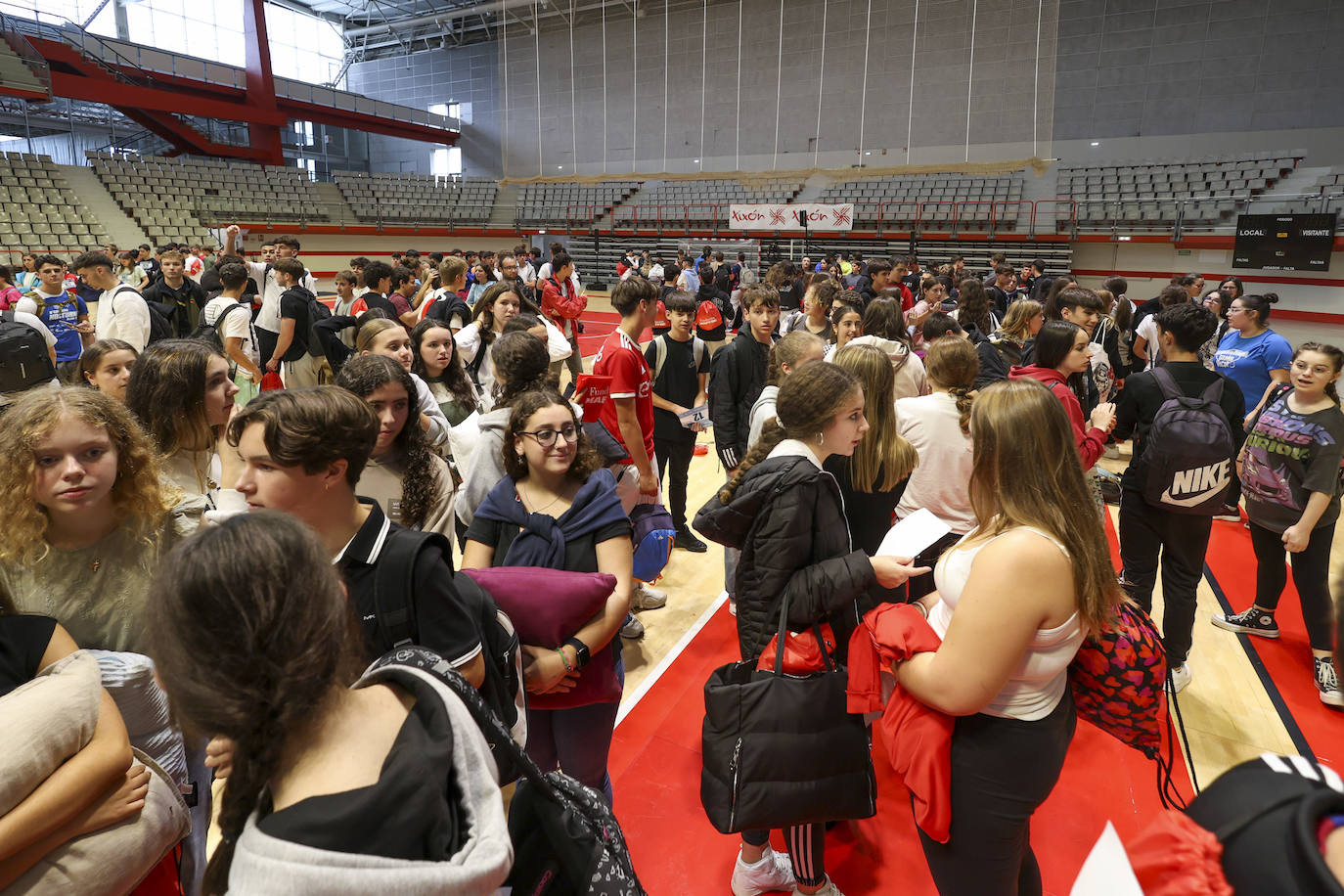 13.000 escolares baten el récord de reanimación simultánea en Gijón