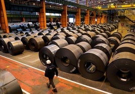 Bobinas de acero en una planta de Arcelor.