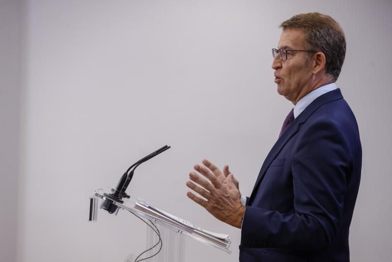 Feijóo, en un acto en Madrid el pasado 9 de octubre, con gafas y pelo más oscuro.