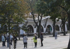 Los vecinos del centro piden arreglos en el pavimento y la habilitación de baños en el Campo.