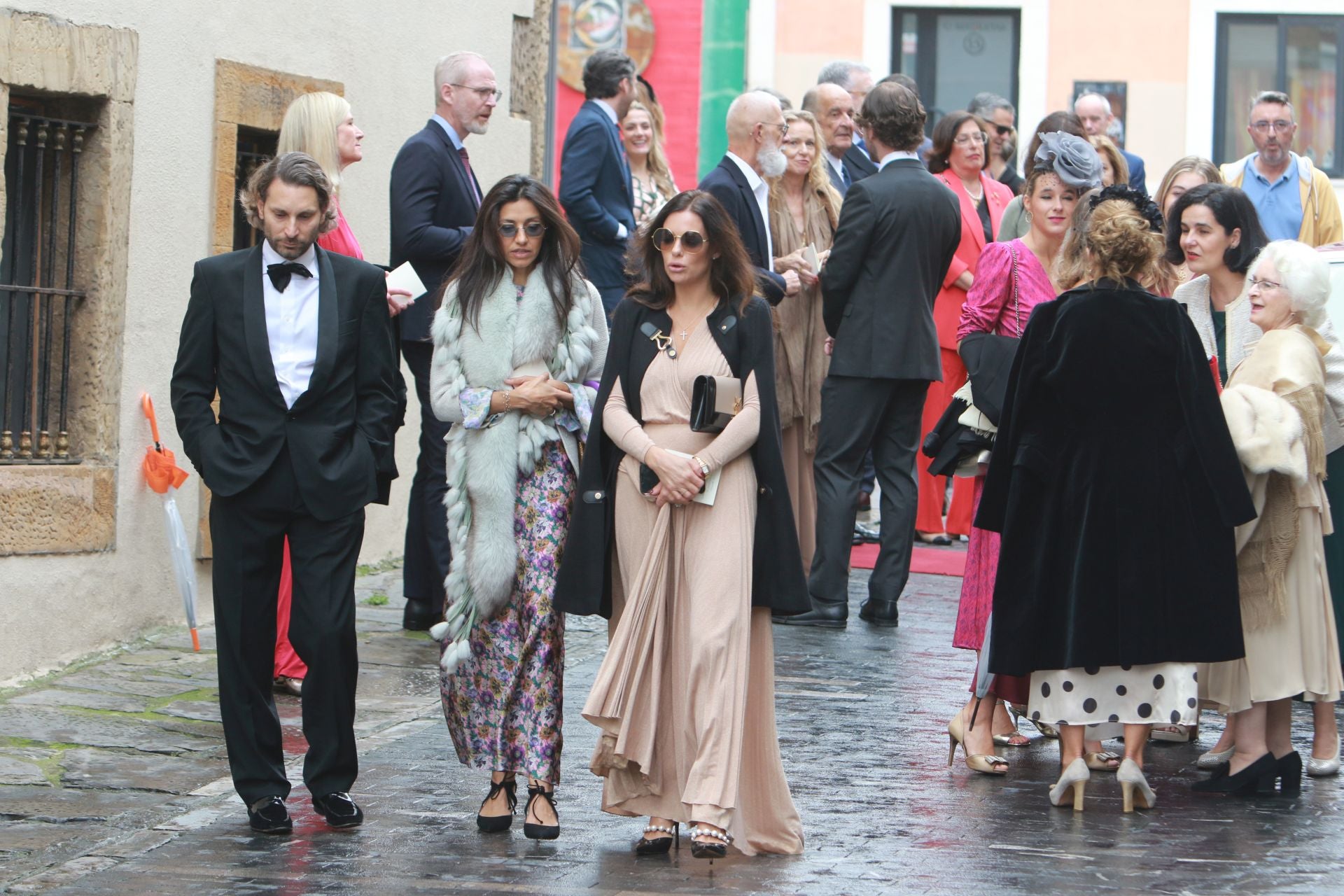 Derroche de estilo y elegancia en una boda con arraigo en Gijón