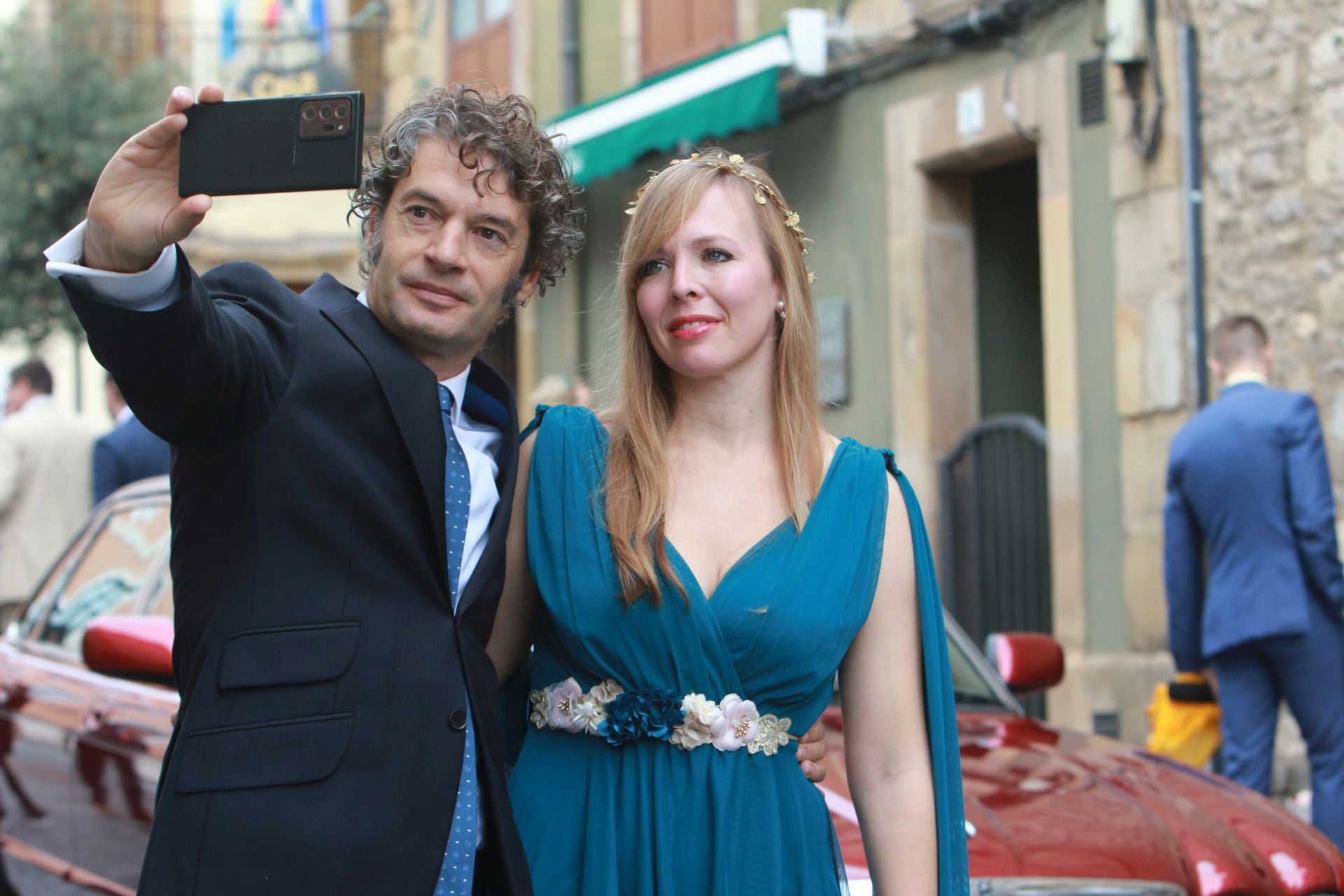 Derroche de estilo y elegancia en una boda con arraigo en Gijón