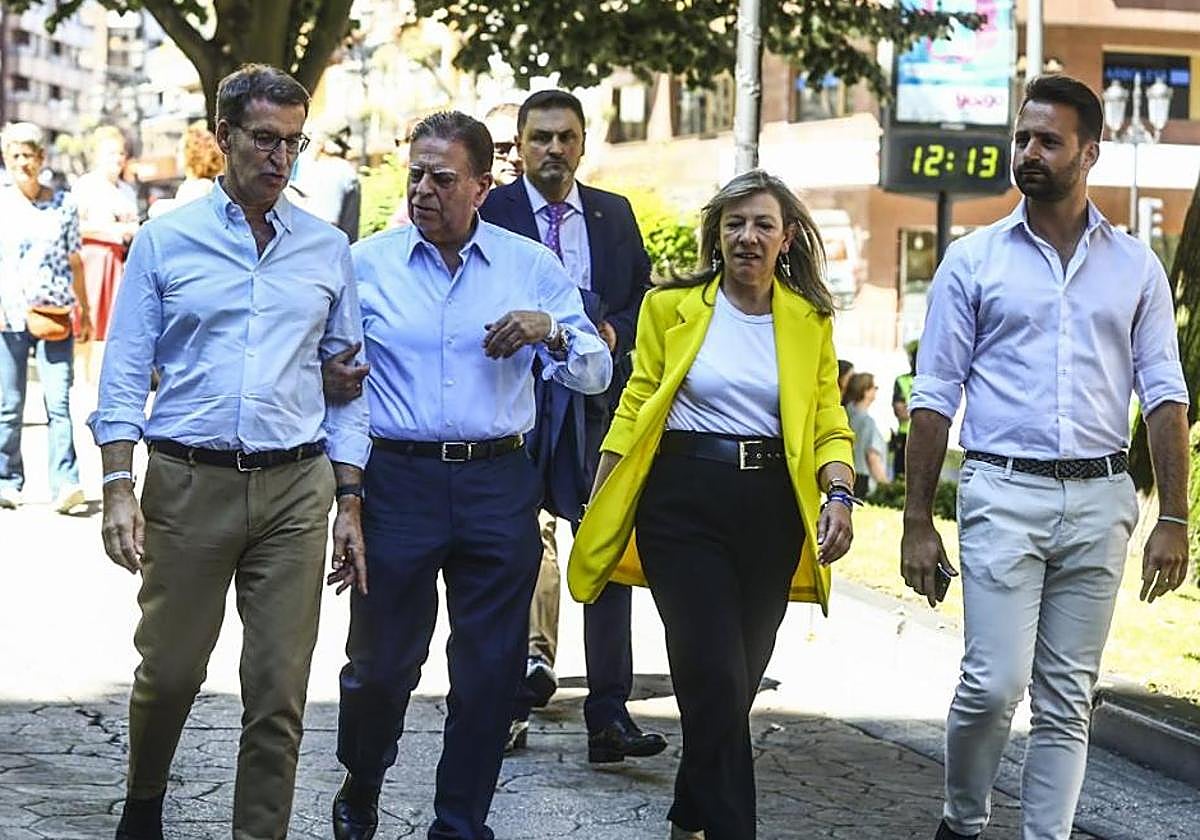 Alberto Nuñez Feijóo, Alfredo Canteli, Esther Llamazares y Álvaro Queipo, en Oviedo.