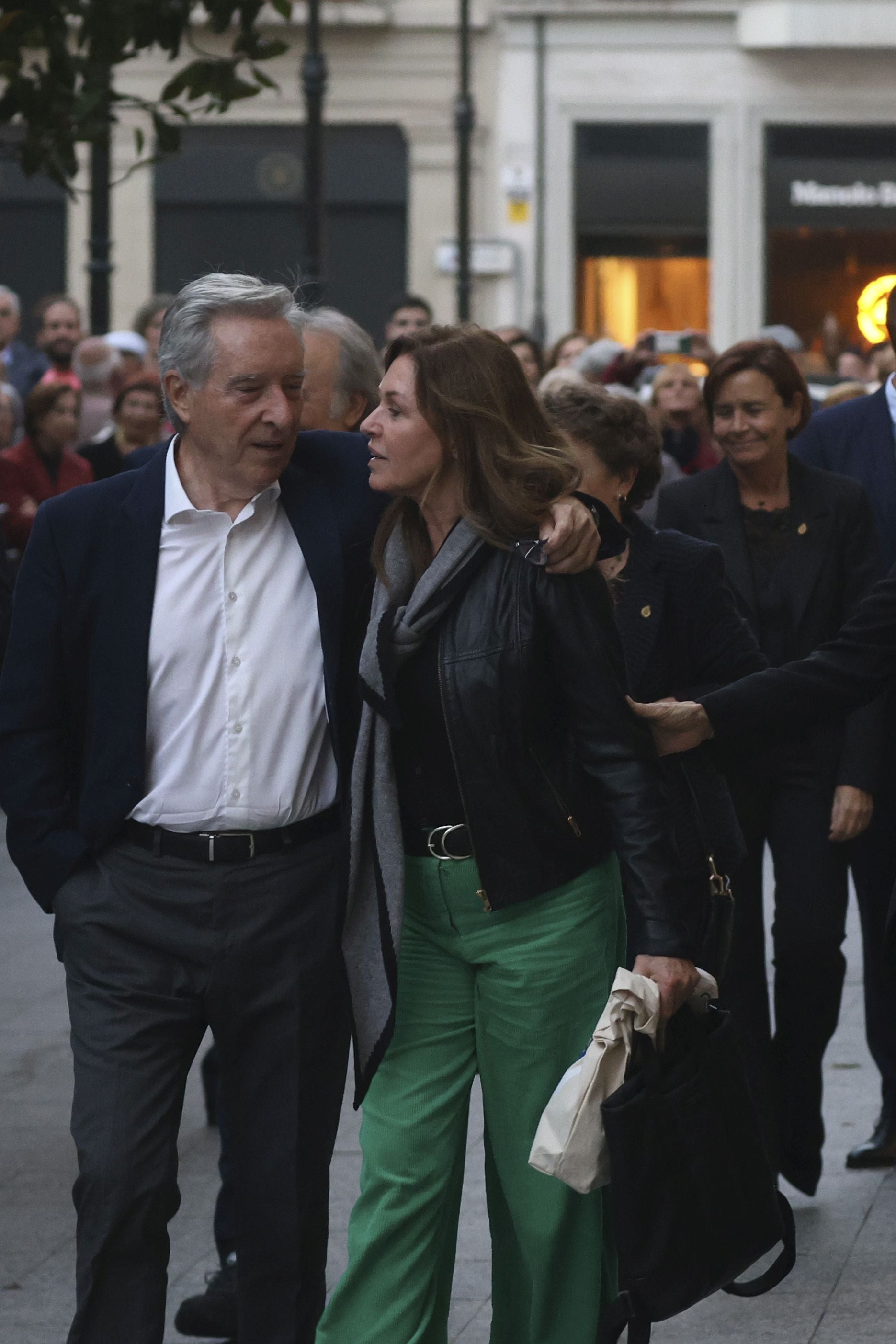 Los mejores momentos de la charla entre Joan Manuel Serrat e Iñaki Gabilondo en el Teatro Jovellanos