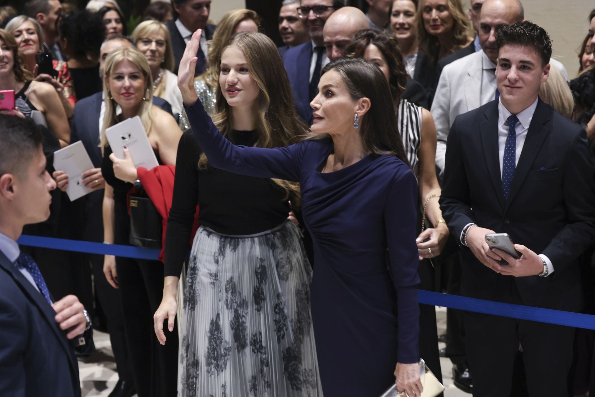 Los estilismos de la Familia Real en el concierto previo a los Premios Princesa de Asturias