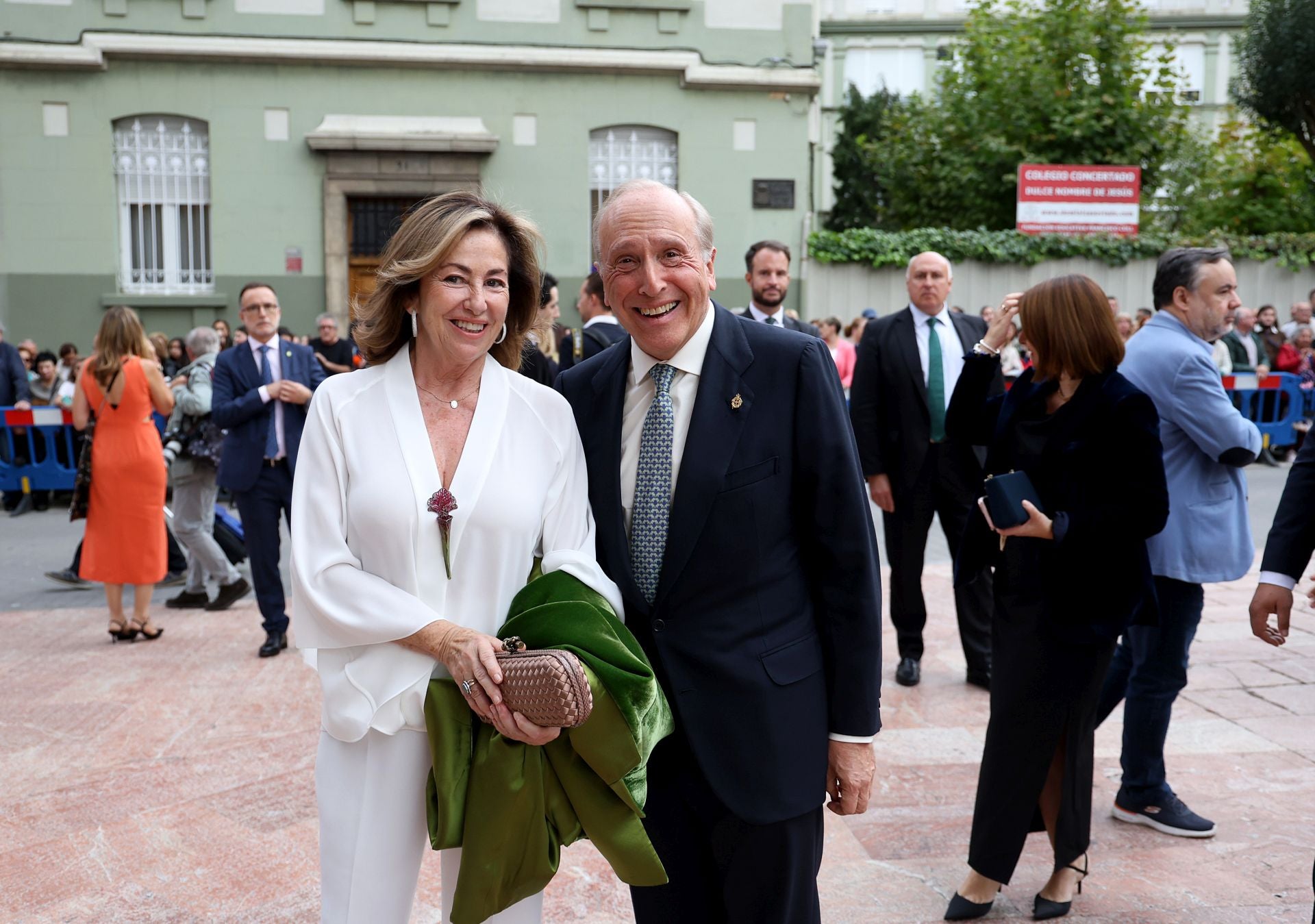 Elegancia y sobriedad entre los invitados al concierto previo a los Premios Princesa de Asturias