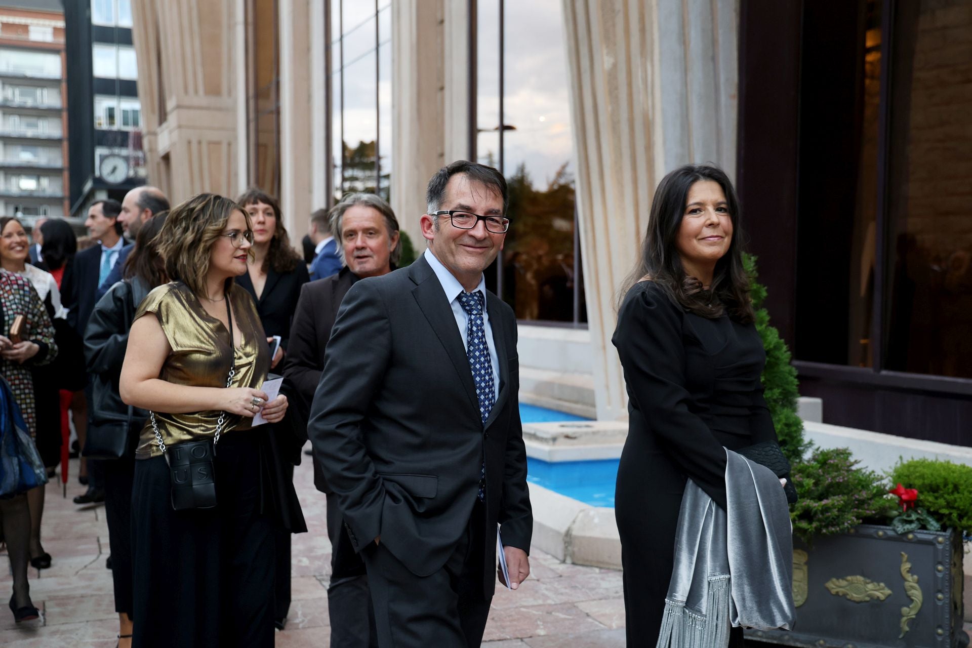 Elegancia y sobriedad entre los invitados al concierto previo a los Premios Princesa de Asturias