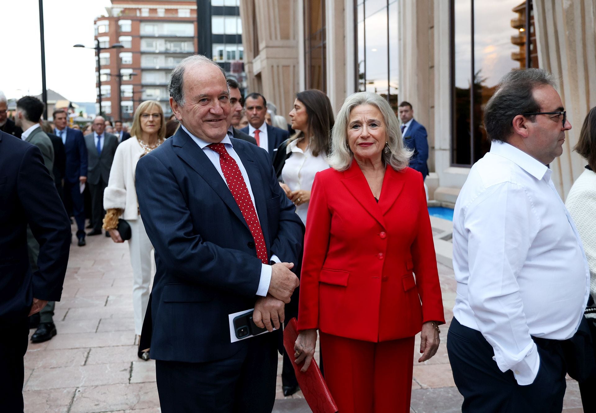 Elegancia y sobriedad entre los invitados al concierto previo a los Premios Princesa de Asturias