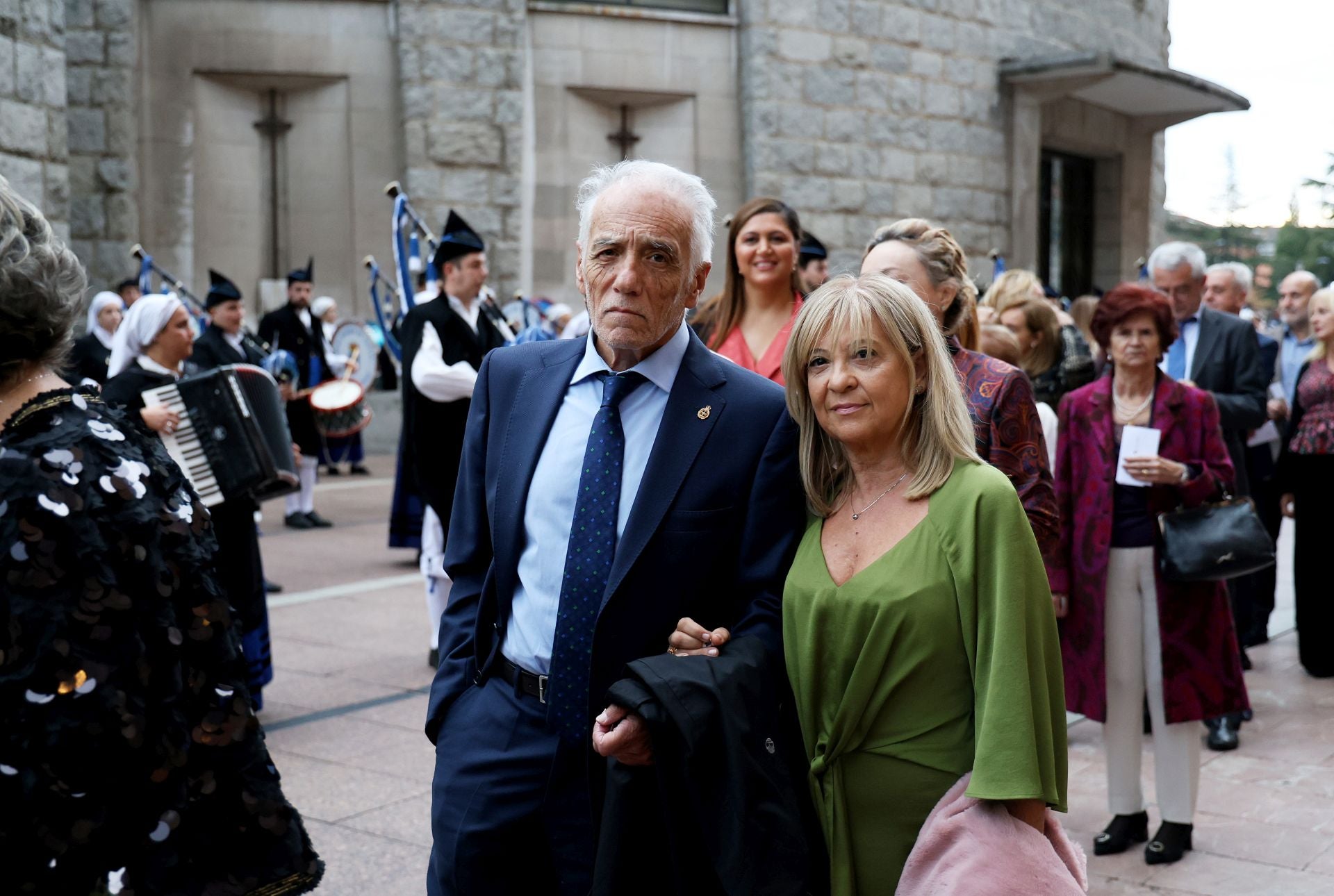 Elegancia y sobriedad entre los invitados al concierto previo a los Premios Princesa de Asturias