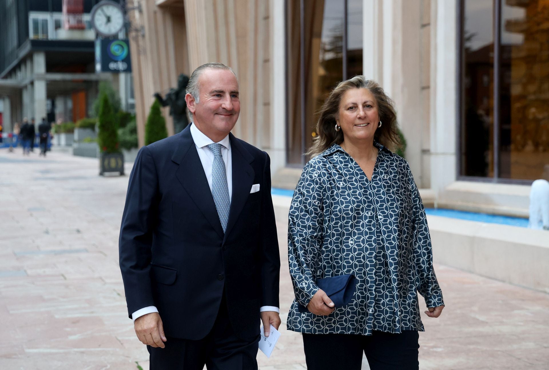 Elegancia y sobriedad entre los invitados al concierto previo a los Premios Princesa de Asturias