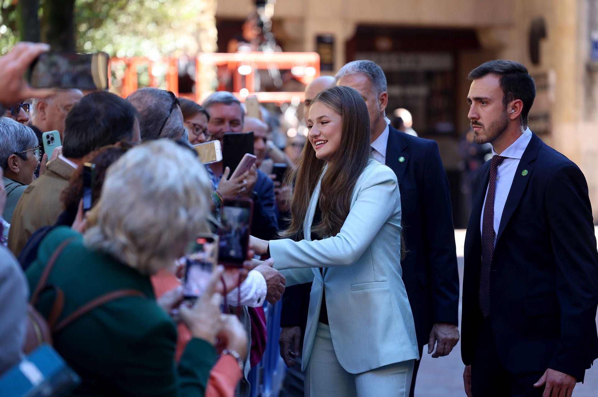 Multitudinario recibimiento a la Princesa Leonor en Oviedo