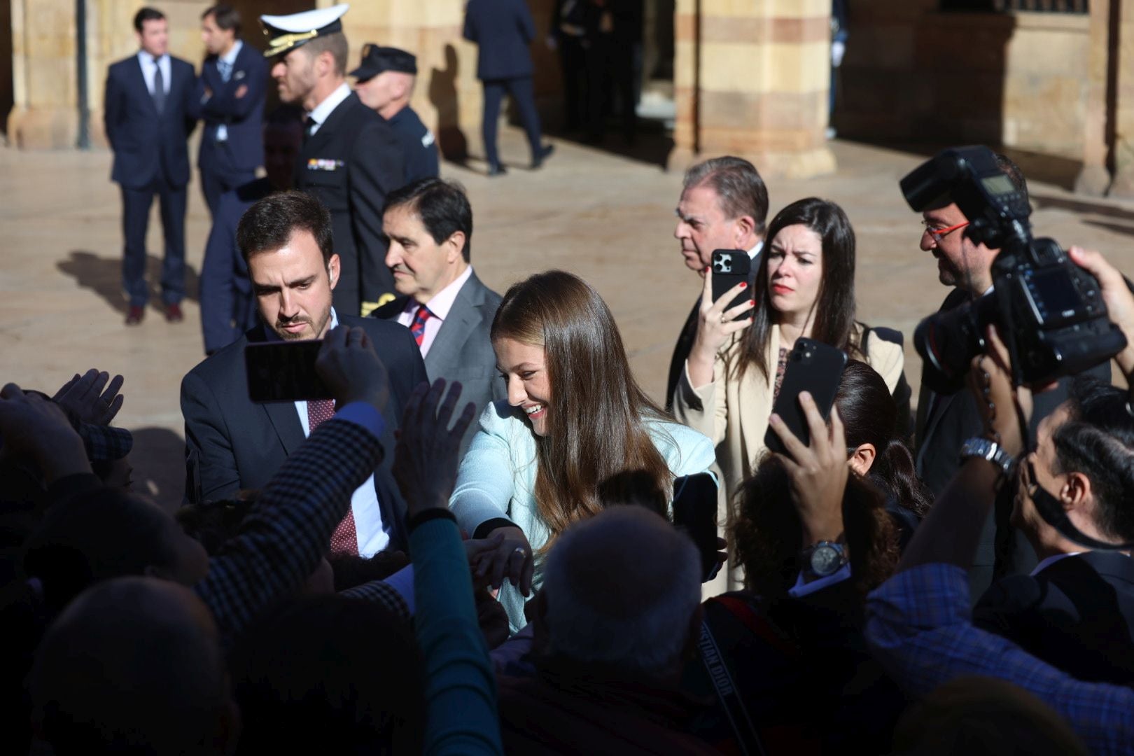 Multitudinario recibimiento a la Princesa Leonor en Oviedo