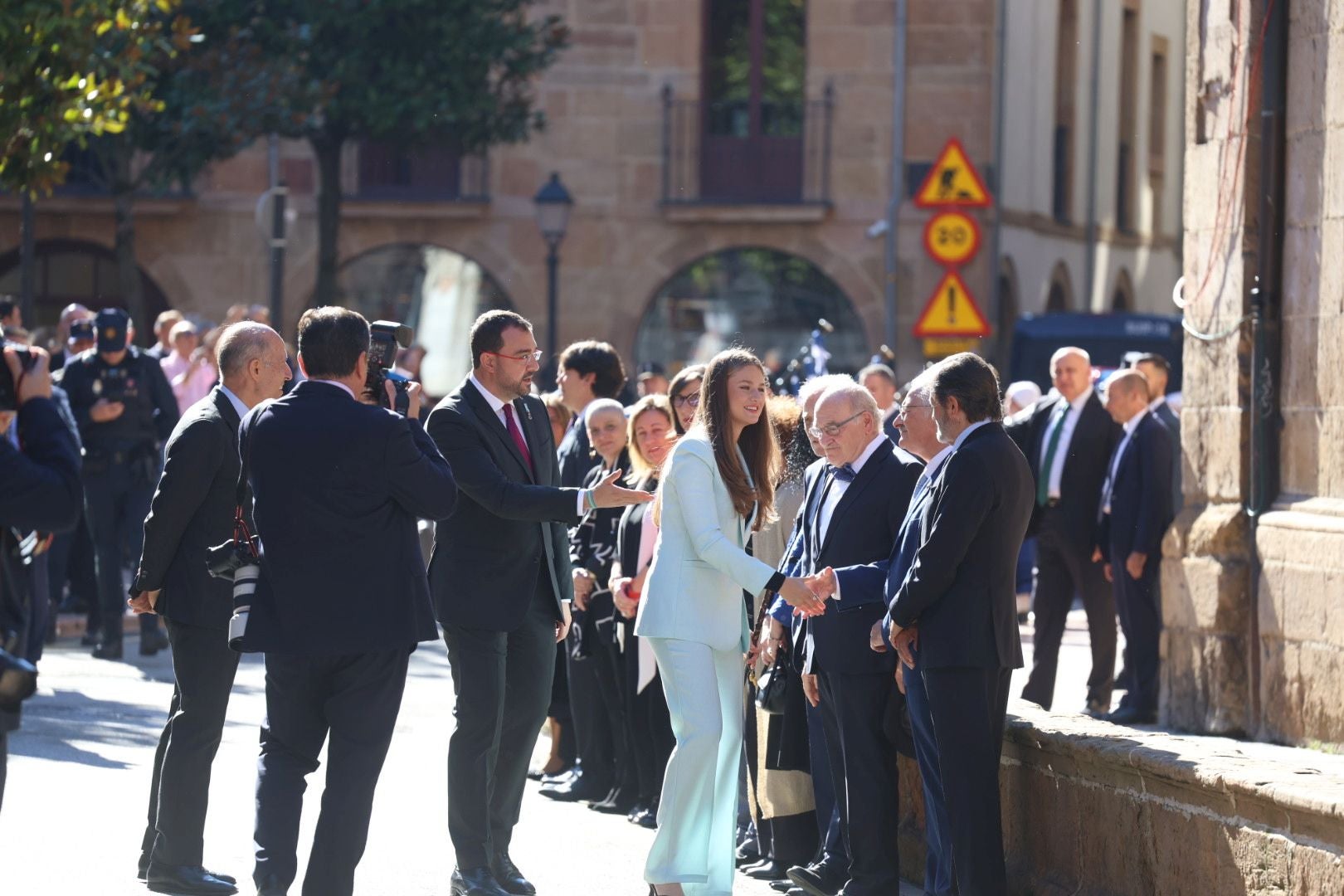 Multitudinario recibimiento a la Princesa Leonor en Oviedo