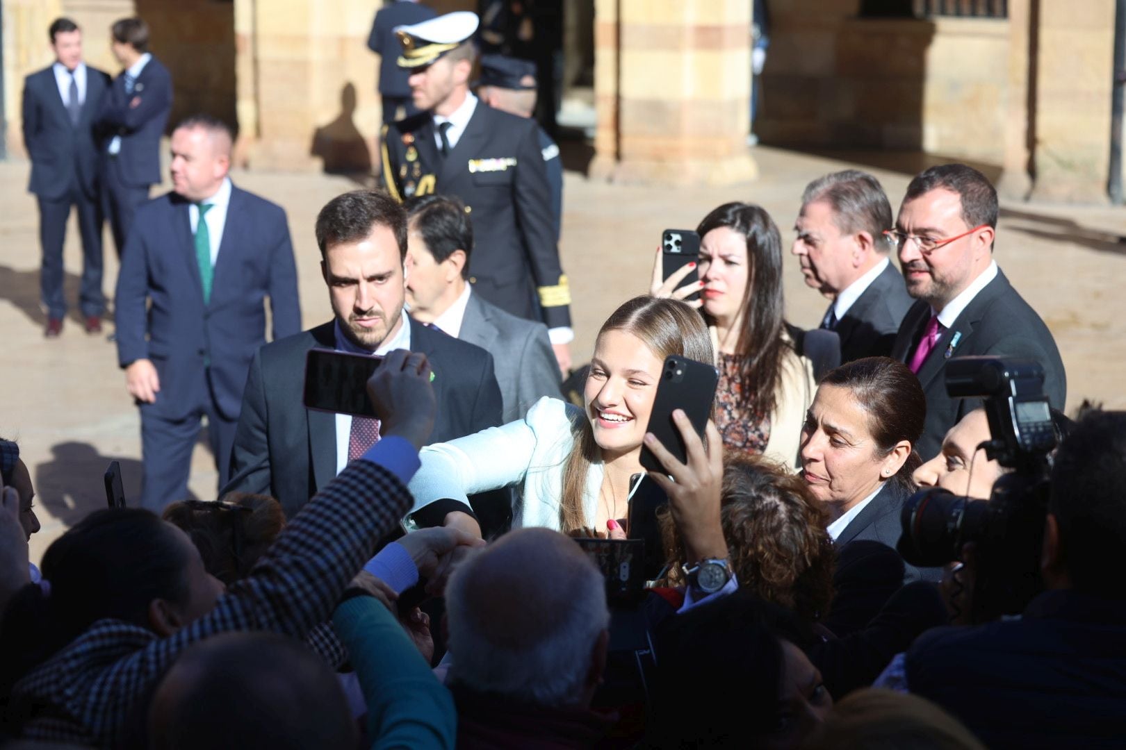 Multitudinario recibimiento a la Princesa Leonor en Oviedo