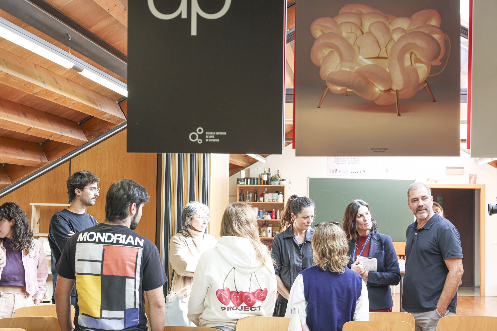 El encuentro de la Agencia Magnum con alumnos de la Escuela Superior de Arte del Principado, en imágenes